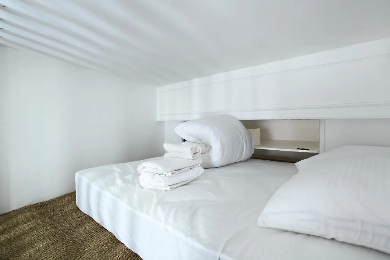 Apartment Studio Centre De Paris By Studio Prestige