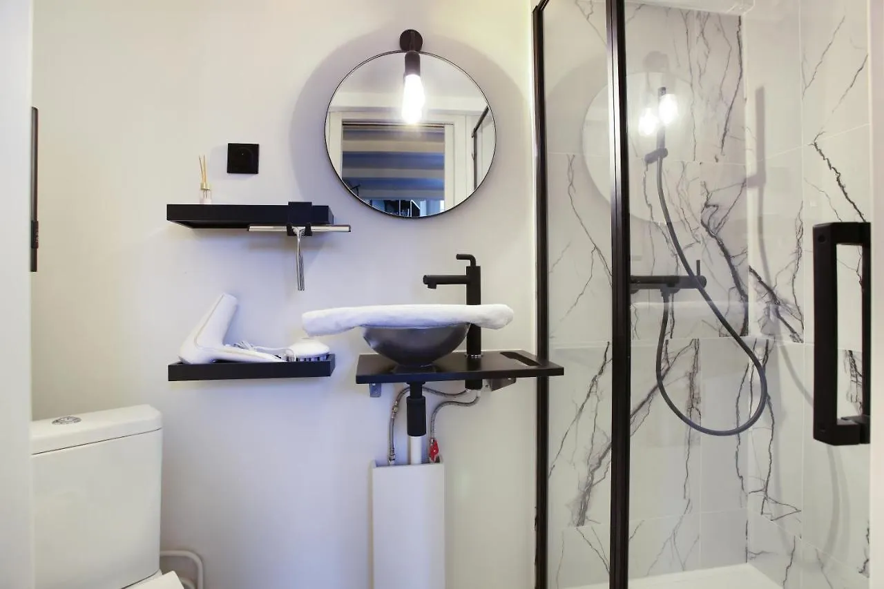 Studio Centre De Paris By Studio Prestige