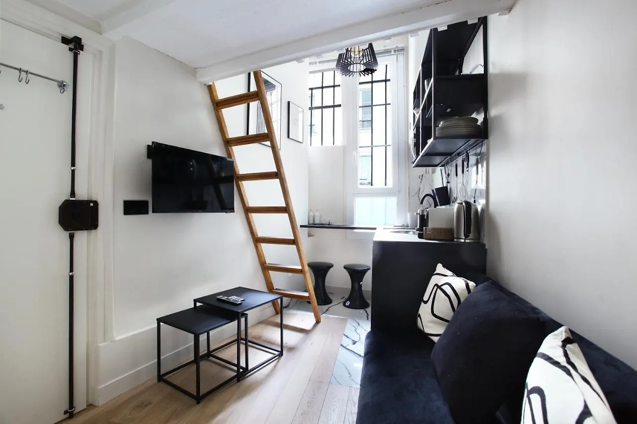 Apartment Studio Centre De Paris By Studio Prestige